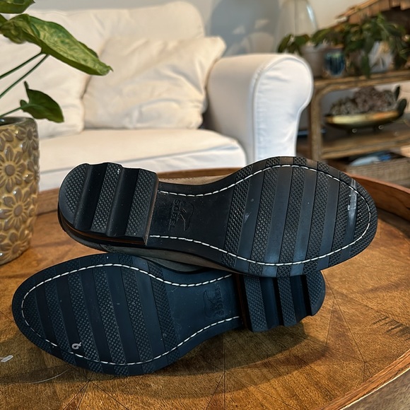 Sorel Lolla Bootie - Picture 9 of 12